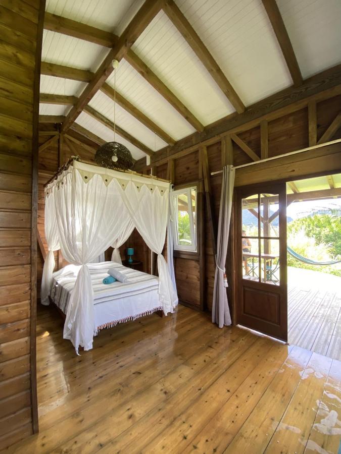 Bungalow A Flanc De Colline Le Morne-Rouge Exterior foto